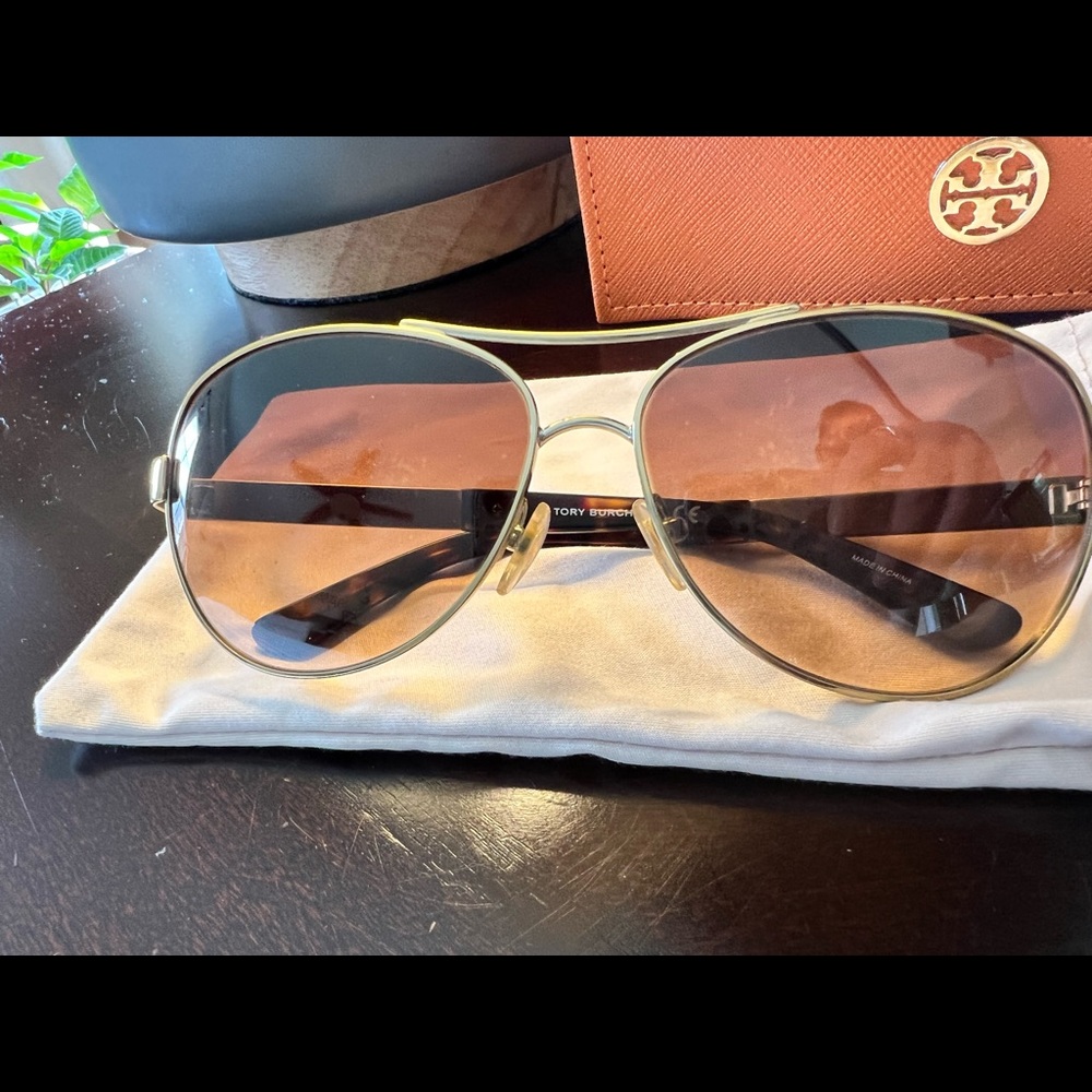 Tory Burch aviators